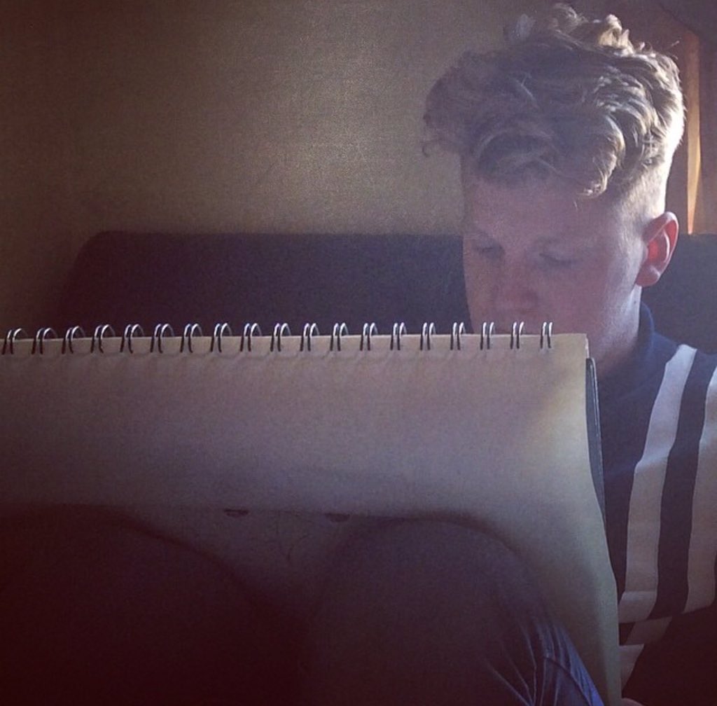 Art_LiamBrennan's tweet image. Me #sketchface #seriousart #londonartist #artistliambrennan #BeckBromFL #london