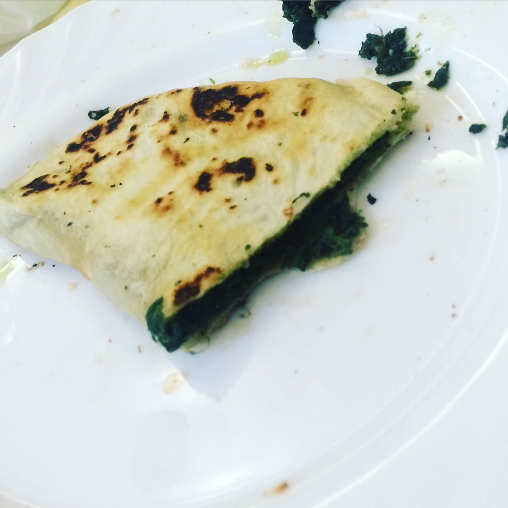 Simosempre's tweet photo. Specialità solo #romagnola e difficile da trovare ....
#cassone con #rosole https://t.co/yqZqZThDgM