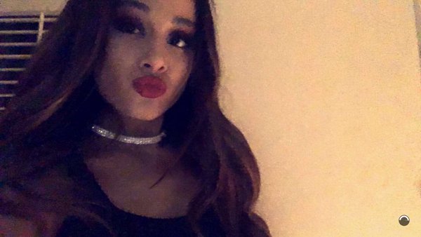 loggyf2's tweet image. @ArianaGrande is love and life and omg Ariana please please please follow me or talk to me please 🙏🙏😭😭😭please Ariana