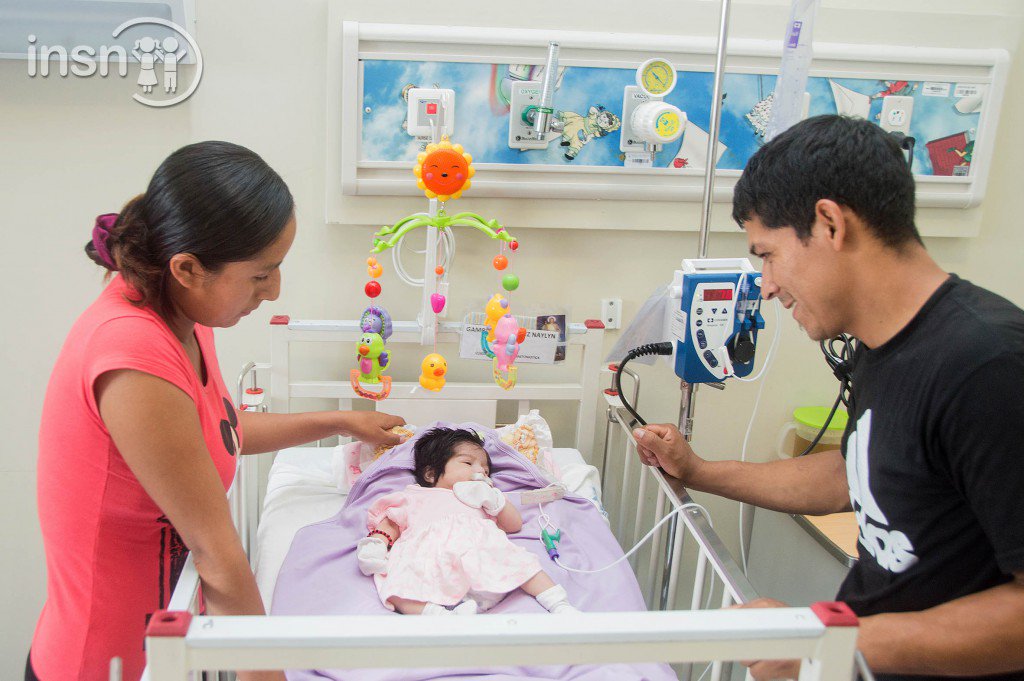 insnsanborja's tweet photo. #Prensa 📝 🏩 #BuenaNoticia #ADAVAMINSA DONÓ BOMBA NUTRICIONAL PARA PACIENTE DEL #INSNSB ►https://t.co/TYRdxUZAgy https://t.co/DneEOEIbYX