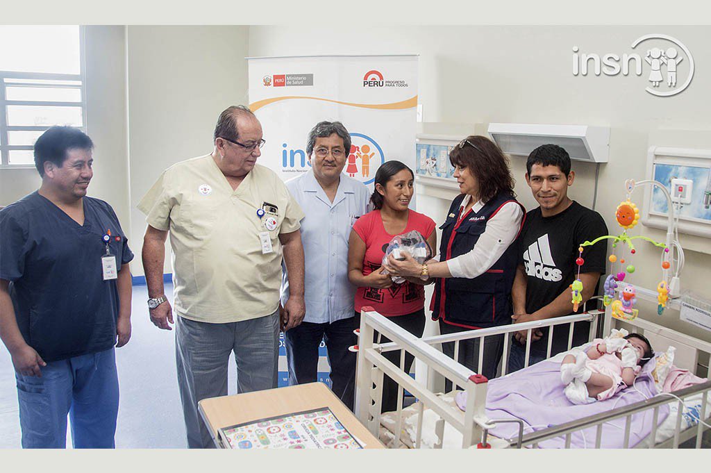 insnsanborja's tweet photo. #Prensa 📝 🏩 #BuenaNoticia #ADAVAMINSA DONÓ BOMBA NUTRICIONAL PARA PACIENTE DEL #INSNSB ►https://t.co/TYRdxUZAgy https://t.co/DneEOEIbYX