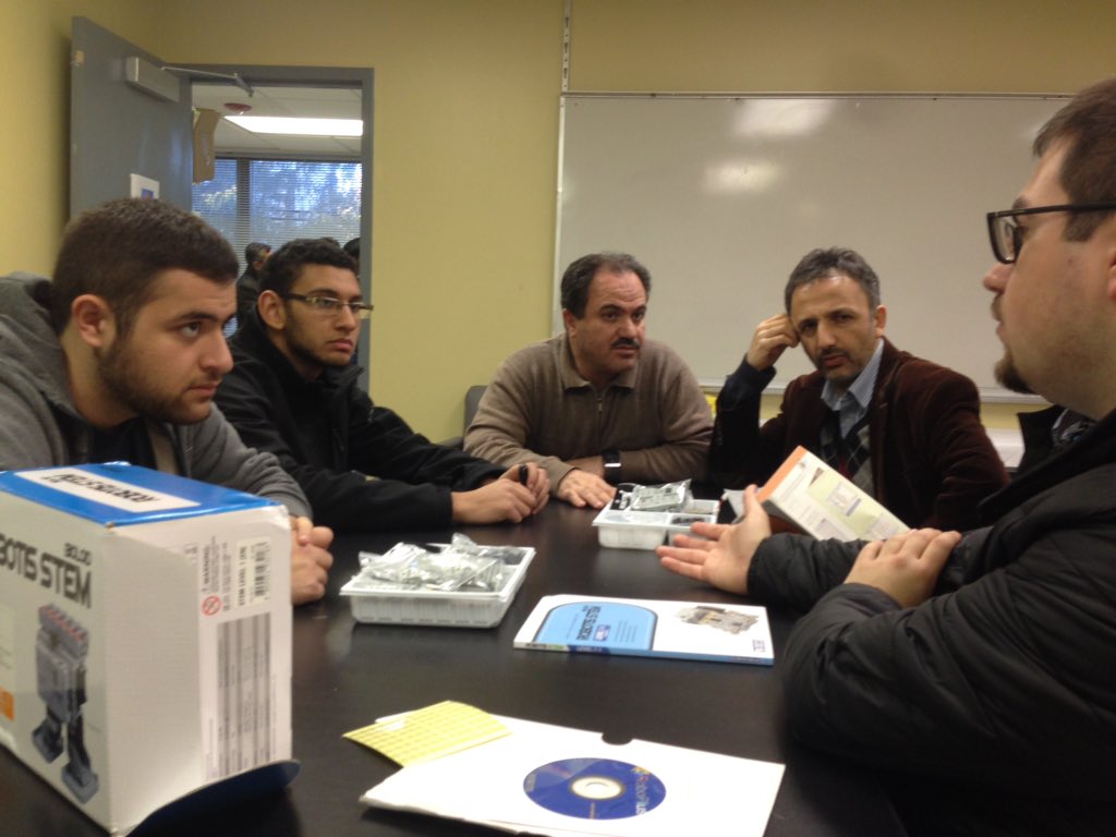 DarunnoorAcadem's tweet image. Brainstrom for @DarunnoorAcadem Robitics team with @GaTechMSA