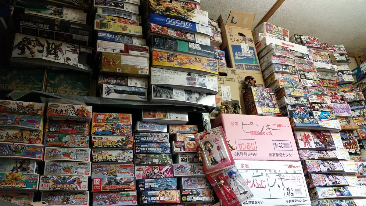 紅鴉 コレクターは部屋の今いる場所から適当に写真を撮ってアップする T Co Szt8zef6zr