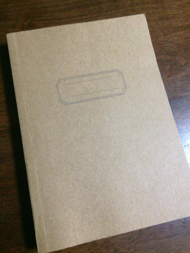 98Ov7's tweet photo. セリアで買った、ほぼ日もどきっていわれてたこの手帳なににつかおうなあ.( ´-` ).｡oO 
マステ帳にはなんか違うし。。
皆さんだったらどんな使い方しますか？ https://t.co/afyg1F8lim
