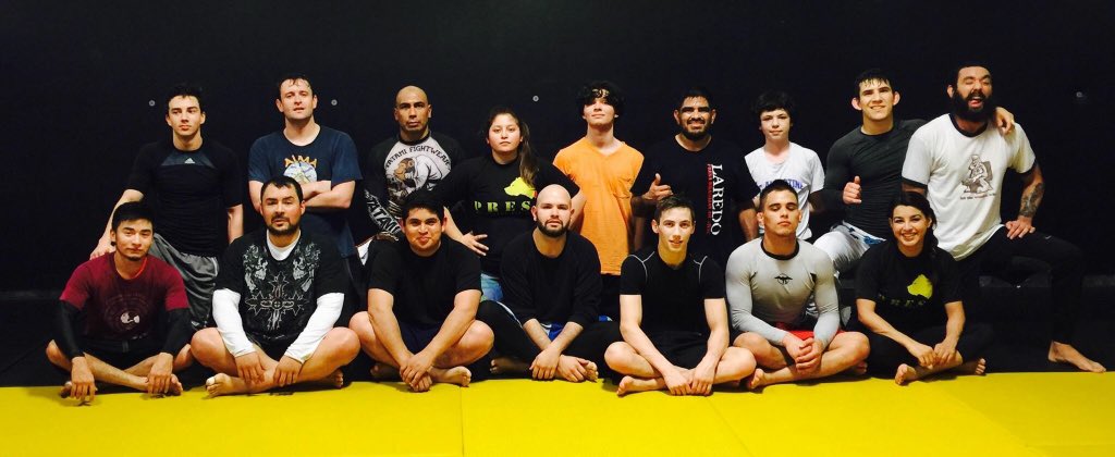 AprilTheBearJew's tweet photo. The crew at last nights no gi class. Love them.💙🤘🏻💪🏼 #presabjj #jiujitsufamily https://t.co/Q9pWJbjhXo