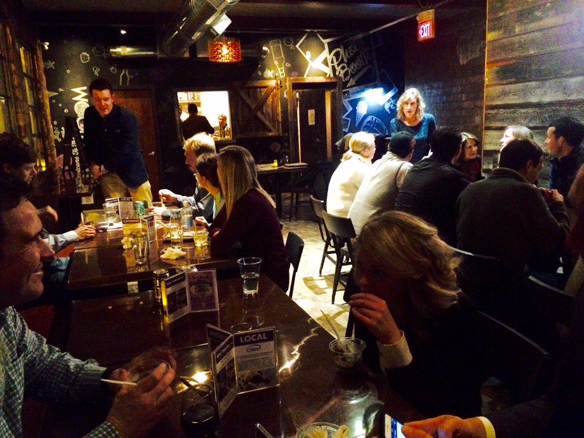FlyingStartNews's tweet photo. Great time with the #DFSalumni last night @CrankandBoom - thank you @leadershiplex for coming to speak to us! https://t.co/zmIfvPGPAf