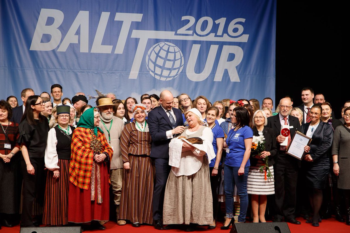 Labu veselību, prezident! Novēlam būt veselam un garā stipram! #PrezidentVeselojies youtube.com/watch?v=EZxL69…