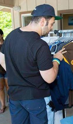 AdamRichman_FS's tweet photo. There's that lovely bottom again of @AdamRichman 😊 crying out to be groped/pinched/patted/smacked #pertBottom https://t.co/NbjL3nyfpV