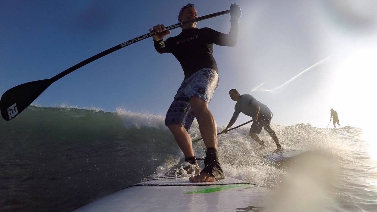 Who dropped in on who? #SUP <a href="/bluesmiths/">BLUESMITHS</a> <a href="/blackprojectfin/">Black Project Windsurfing</a> <a href="/Quatro_Hawaii/">Quatro International</a> #paddle