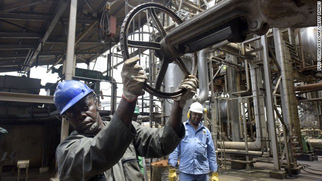 CNNAfrica's tweet photo. Nigeria is running out of cash amid falling oil prices: https://t.co/ChrdulzZdN https://t.co/XdZKYEjLXz