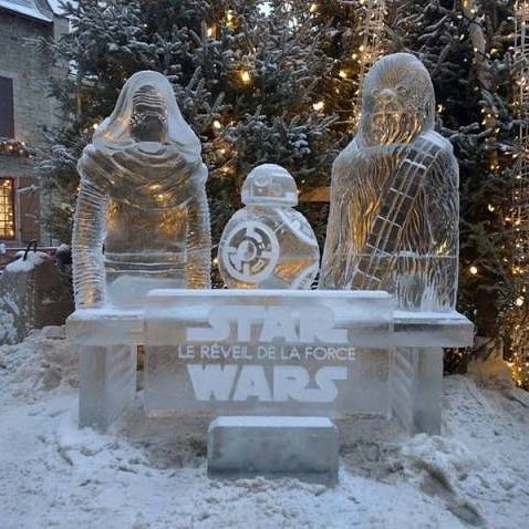 SasakiTime's tweet photo. This Star Wars The Force Awakens ice sculpture #disney #starwars #kyloren #bb8 #Chewbacca #droid #seasonoftheforce https://t.co/jm0YixuzbY