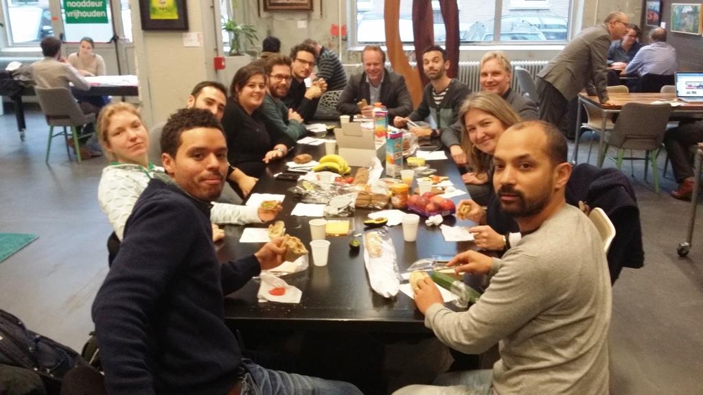 startupinres's tweet photo. Startup ideas (&amp;food) w/ @CityMakers @tweetenthijs @willy_wander @recyq #buur #gamatec &amp; @crowdeffect @RubensWindow https://t.co/DNfts7xRtR