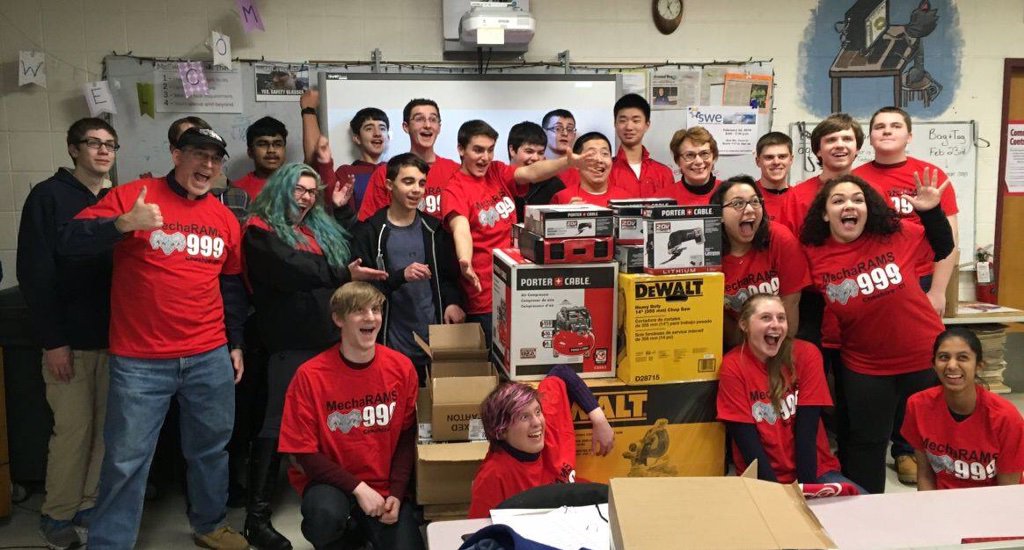 FIRSTTeam999's tweet photo. Thank you @stanleytools for the generous donation!!! https://t.co/m4HkCU54QZ