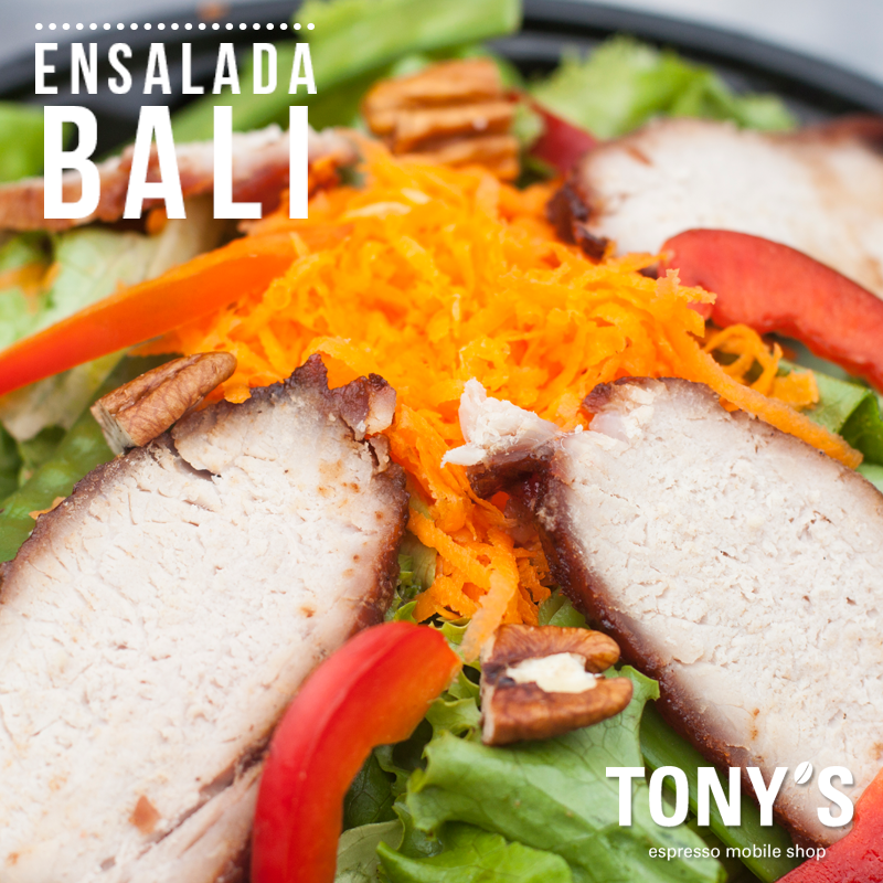 TonysCafePE's tweet photo. Hoy almorzamos algo light :) ¿qué tal una #ensalada Bali? https://t.co/zo4SDLcTWI