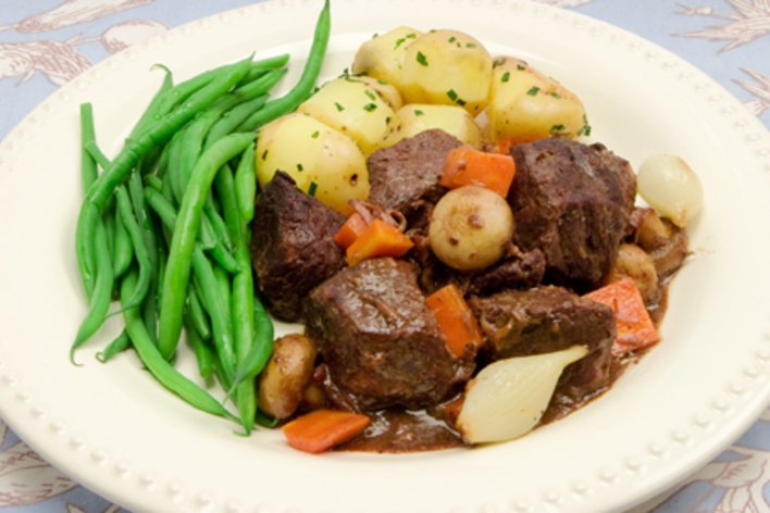 voulezvousdiner's tweet photo. This Sunday, come taste the traditional French cusine: Boeuf bourguignon in #Singarpore >
https://t.co/GhjPbCfg1y https://t.co/MQjRQ2klaz