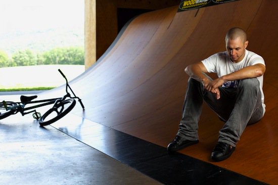 NetworkA's tweet photo. RIP Dave Mirra. The action sports world lost one of the greats today. Shine on. Shred on. https://t.co/SU3N4eBBY6