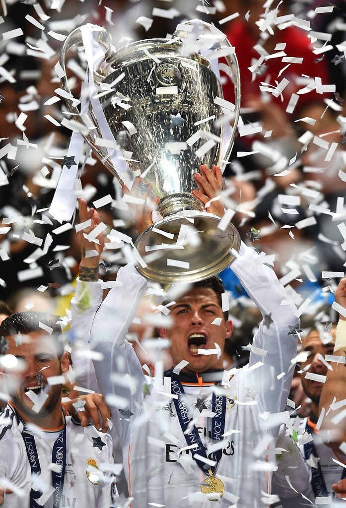 EscuderoRMCF's tweet image. Hoy cumple años el mejor jugador del mundo, don Cristiano Ronaldo. 

¡FELICIDADES BICHO! #D7OS