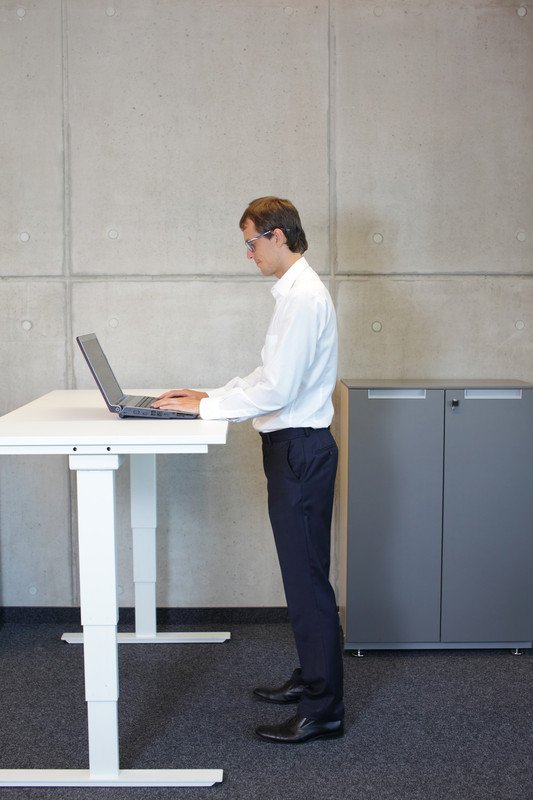 HarvardHealth's tweet photo. Study says less sitting &amp; more standing may lower your risk for heart disease https://t.co/jCRXOwehiB #HarvardHealth https://t.co/IyRaAuZBUI