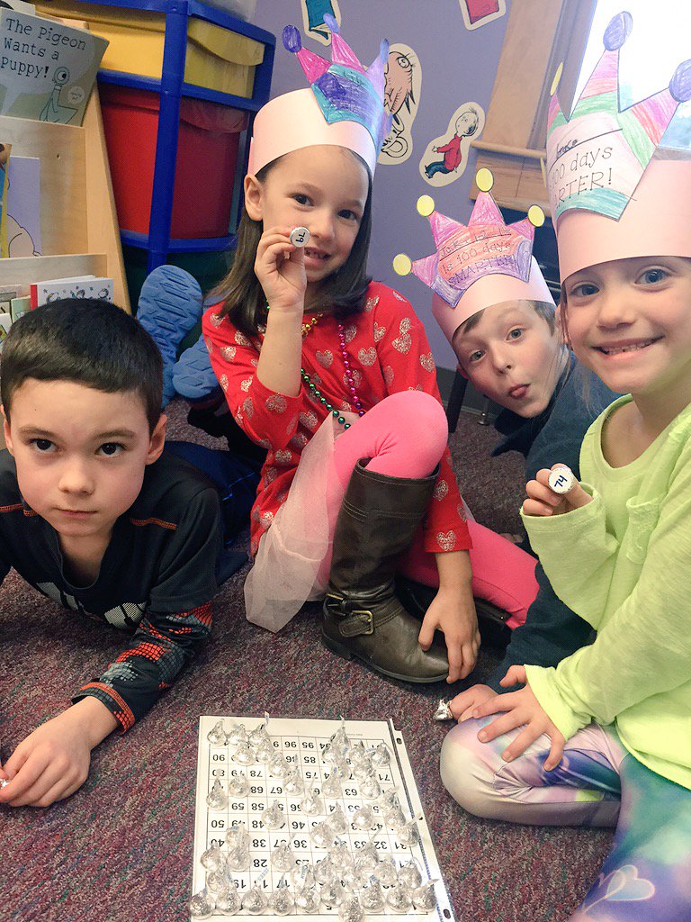 SS_Gr1's tweet photo. 100th day fun with centers in Miss Christophersen's class! https://t.co/AeXfEi0JcR