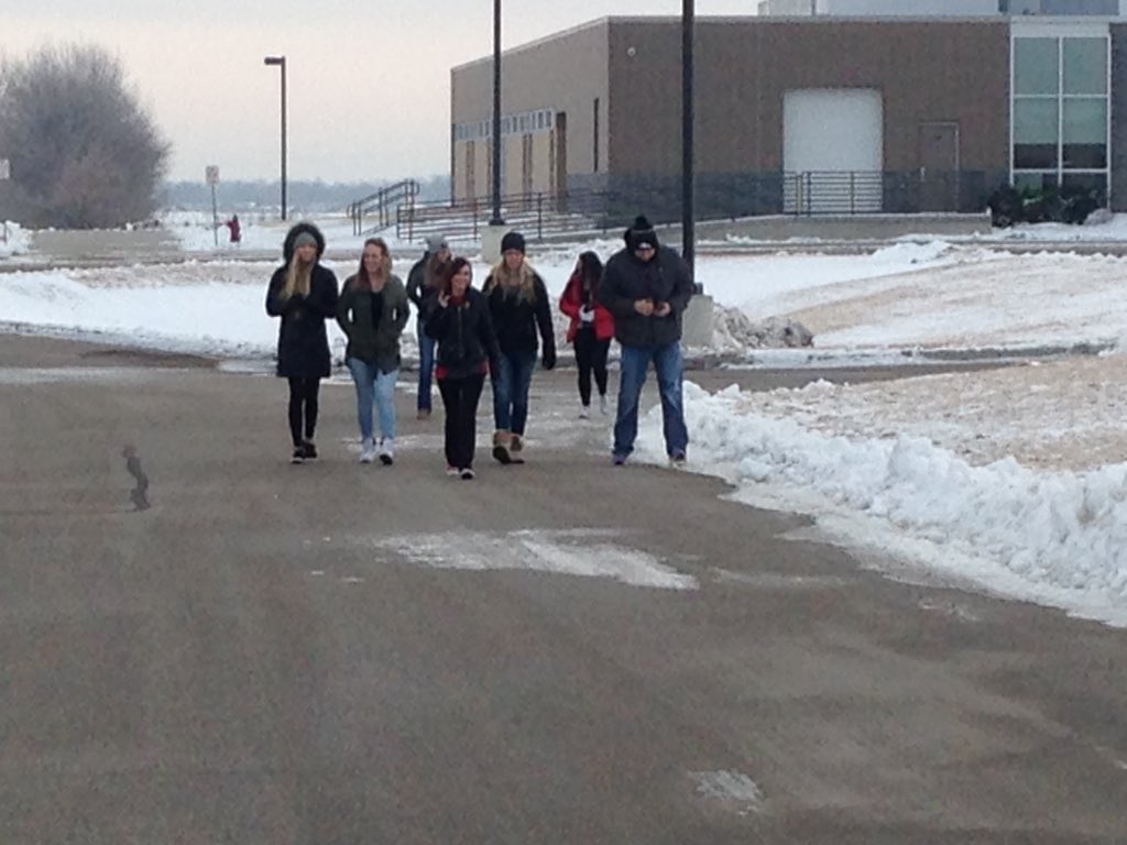 Mr_Burgher's tweet photo. Photo crew learning in the field! #dcgexcellance https://t.co/58xLTebKpA