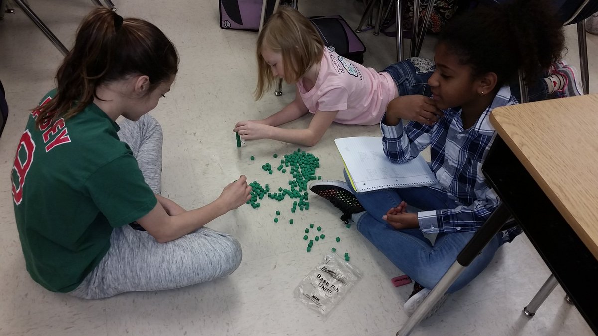 noblesm5's tweet photo. Creating volume! @CSTHPES @HighPointElem1 https://t.co/3KdWnui5Be