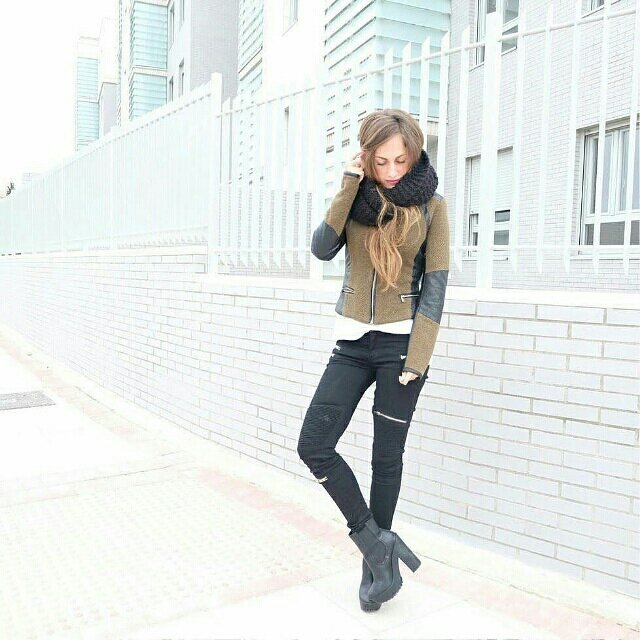 Cincomasuno_es's tweet photo. ¡Súmate al #look de @fashionvsglam con nuestros pantalones más roqueros!⭐⭐
#cincomasuno #felizmartes #blogger https://t.co/Ay9faqb3Rf