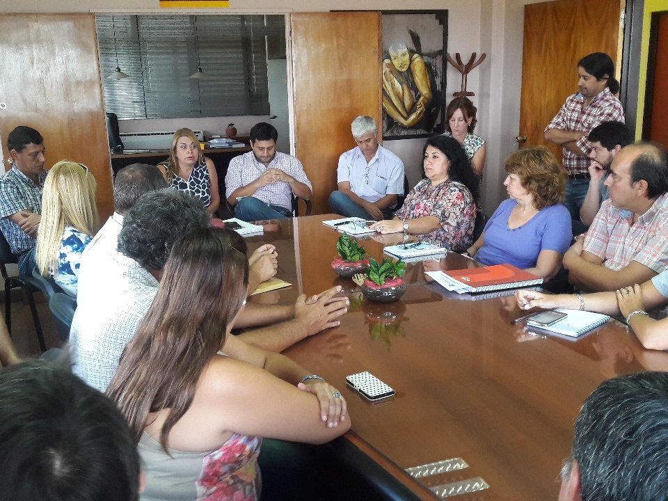 <a href="/ivonneaqui/">𝑰𝒗𝒐𝒏𝒏𝒆 𝑨𝒒𝒖𝒊𝒏𝒐</a> <a href="/CGEMisiones/">CGE Misiones</a> la ministra comunica que se sostendrá el trabajo conjunto con las entidades gremiales