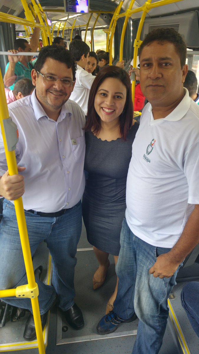 Com os amigos <a href="/R0drigoPortugal/">Rodrigo Portugal</a> e Vereadora Adriana Ramos, de Ônibus nas festividades dos 258 anos de Macapá.