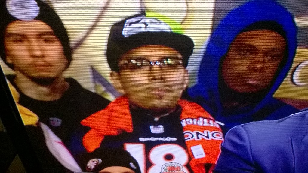 jlapinsky29's tweet photo. This guy seems like a real fan, bet he has a Cam superman shirt on under the jersey #seacos #bronhawks https://t.co/urz83odgbI