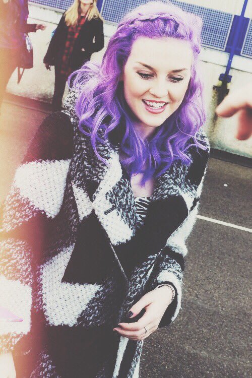 ibestlittlemix's tweet photo. Remember when Perrie had purple hair and looked like a beautiful mermaid https://t.co/7r2ymqQ2FI