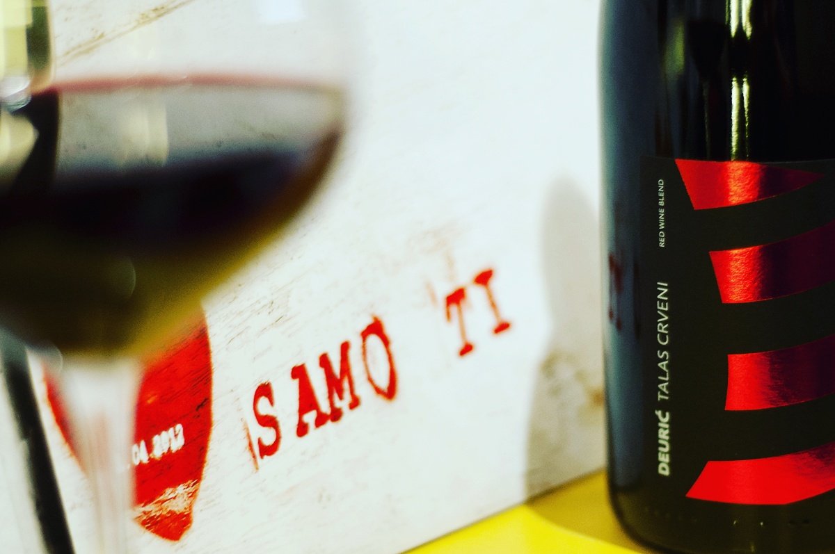 DeuricWine's tweet photo. Samo ti....
#wine #vino #wineday #winelovers #pinotnoar #vinotalas https://t.co/jN3zTaYD4S