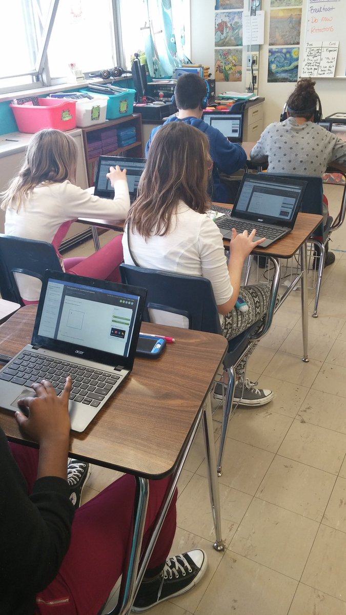 MsBrown_CMS's tweet photo. Using technology to practice area and perimeter! #cmslegacy #1PHASD https://t.co/NMZ5BLArNU