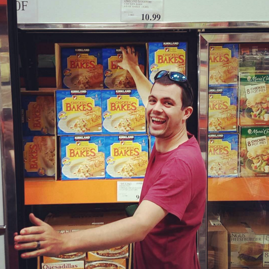 BuzzFeed's tweet photo. 21 things only Costco food lovers will understand https://t.co/8P2hF3VMm0 https://t.co/rTalyqnl1G