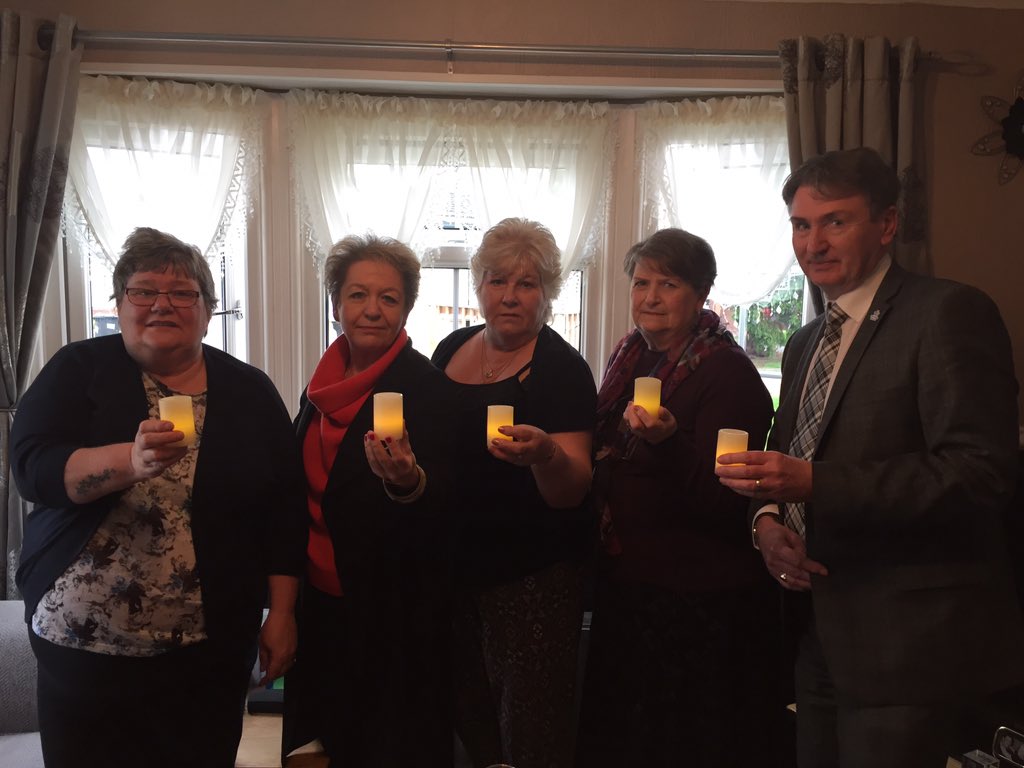 ageukcampaigns's tweet photo. Great to meet park home residents, Rosie Winterton MP @AgeUKDon to talk #warmparkhomes #coldhomesweek #coldisakiller https://t.co/ZMtkYj8H5e