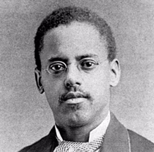 Lewis Howard Latimer...
#Inventor #LewisHowardLatimer #electriclight #blackhistory