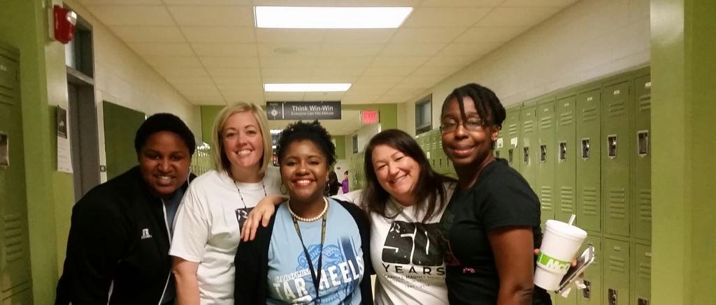 DentraKeith's tweet photo. Love my @CMMSCougars 7th grade teams! Celebrating National School Counseling Week! They spoiled me!!  #NCSW16# https://t.co/Bzx0iW0SZb