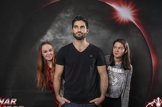 HoechlinPl's tweet photo. Tyler z fankami. https://t.co/bGPoyngiNH