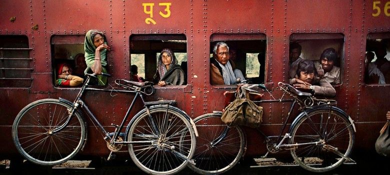 JayasreeVijayan's tweet photo. . @ShashiTharoor Delighted, charmed&amp;horrified: Steve McCurry's vibrant photos of India 
https://t.co/kEiKiRyjoi https://t.co/K282aMT8Ax