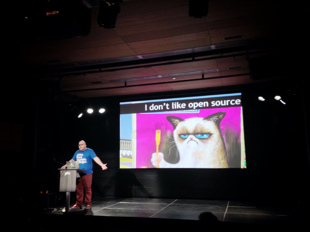 getStay22's tweet photo. So meta! @fharper "bashing" it at an #opensource @microsoft #webstandards conf! #makewebnotwar #imlovinit #opendata https://t.co/1EsXtSGEZn