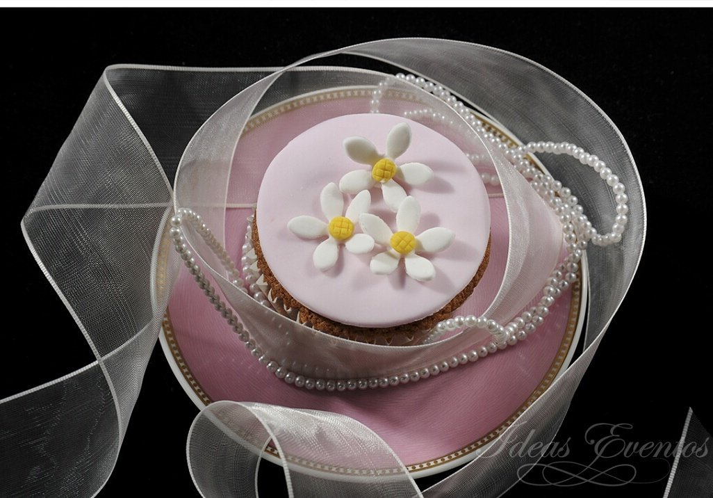 IdeasEventosMx's tweet photo. #ideaseventos #eventos #cupcake #decoracion #mesadepostres #pastry #flowers #fondant   https://t.co/PUMxD9Y4zH https://t.co/9v1x0dxjtg