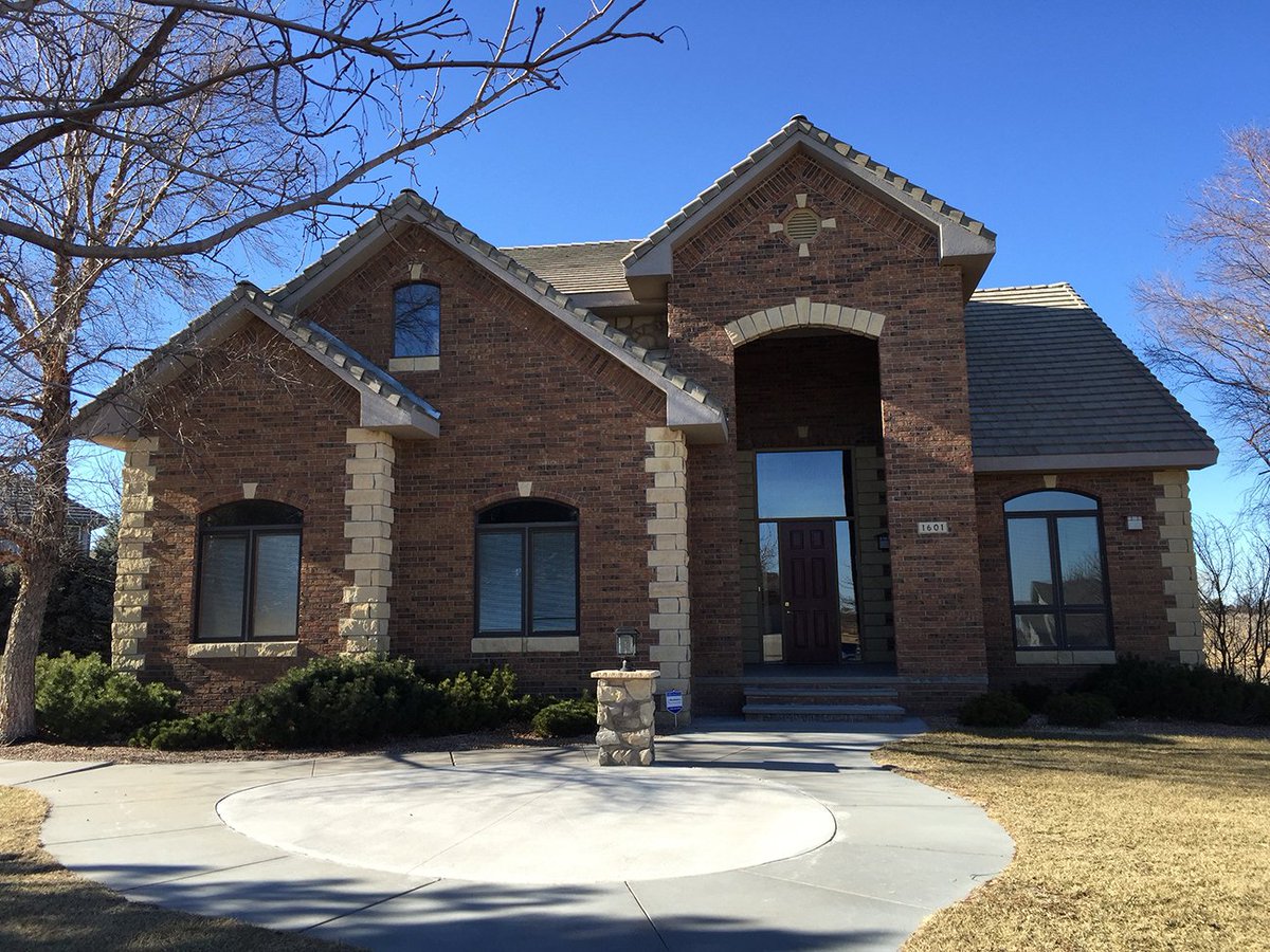 RealEstateShopp's tweet photo. OPEN HOUSE 2/7 @ 2:30-3:30PM Stunning Home On the Golf Course! #ThisIsHome #CBRES https://t.co/R12CS16iSI https://t.co/bChPLLHRdi