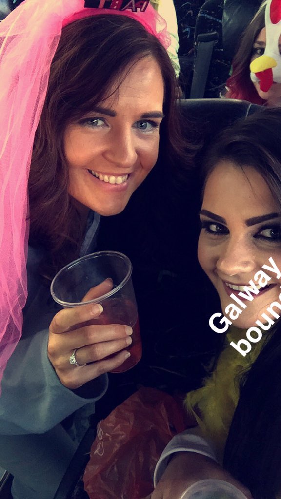 DanielleDuffin's tweet photo. Galway bound for @NoelleHolland3 🐔🐔🐔🐔 https://t.co/VznOM5EAqb