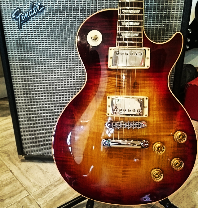 EdgwareMusic's tweet photo. Our new Gibson! Look at that flame top!! https://t.co/fh4J2eMB1Q