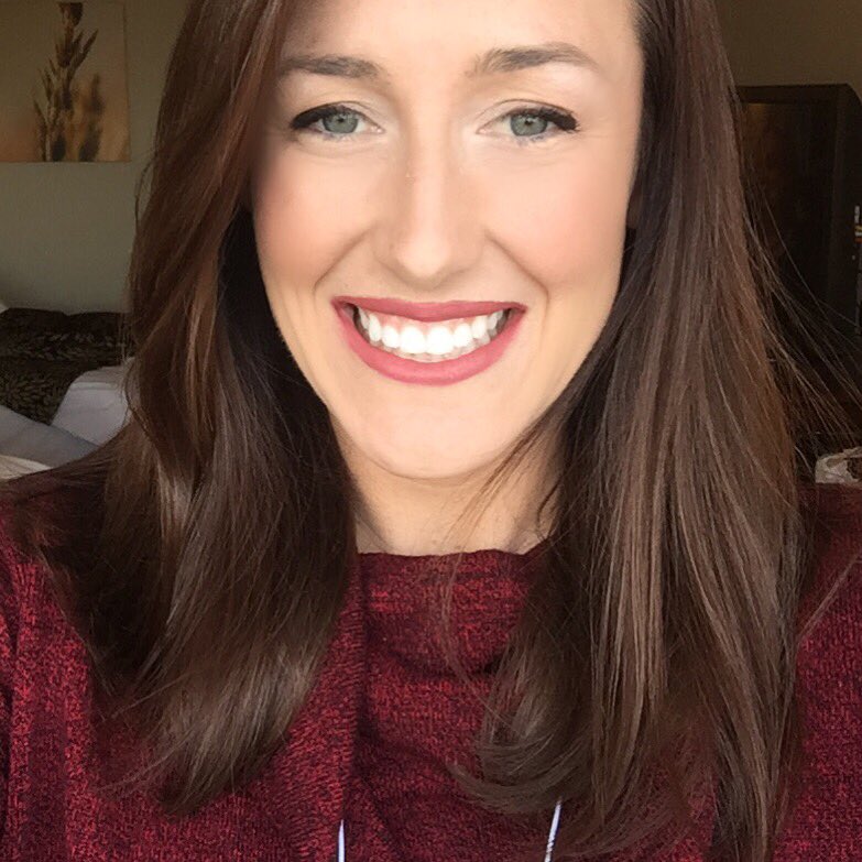 jkgile01's tweet photo. Wearing red from a far (but in the city of red ๐) #LoveLexFire https://t.co/jfXxWuwor7
