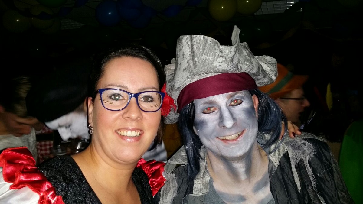 alexvroij's tweet photo. #fijnfisjenie #onsfeest https://t.co/MFuGMH4q8M