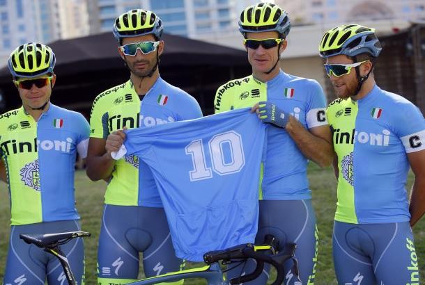 waltersantillo's tweet photo. Omaggio a #Maradona della #Thinkoff al tour di Dubai.Correranno con la maglia del @RepSscNapoli del primo scudetto https://t.co/wiVJF90DoQ