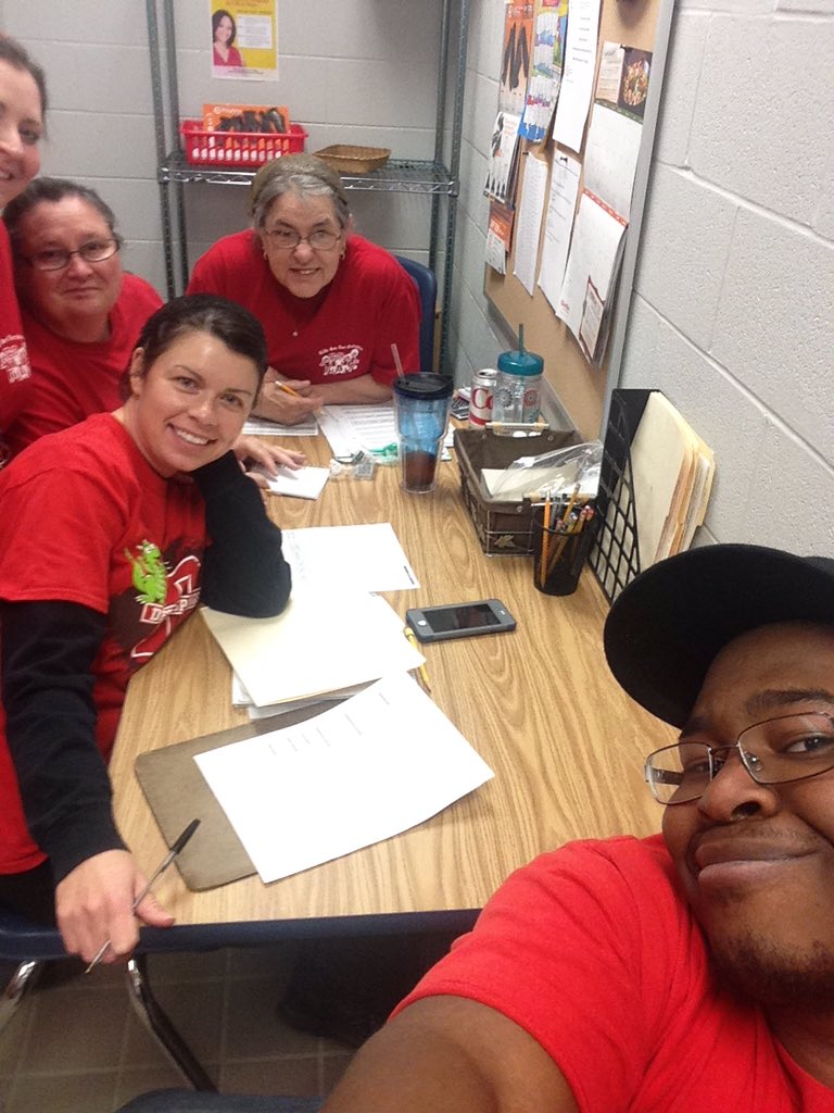 NitraDBurks's tweet photo. @LexKYFire DSE cafe staff appreciates our firefighters! #LoveLexFire https://t.co/uzWPbMYlfk