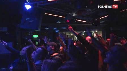 POLNEWS_TV's tweet photo. Relacja z koncertu Bezczel i Zbuku, Brixton Londyn 
https://t.co/Bhy53hq9hB https://t.co/OOYBh72uKH