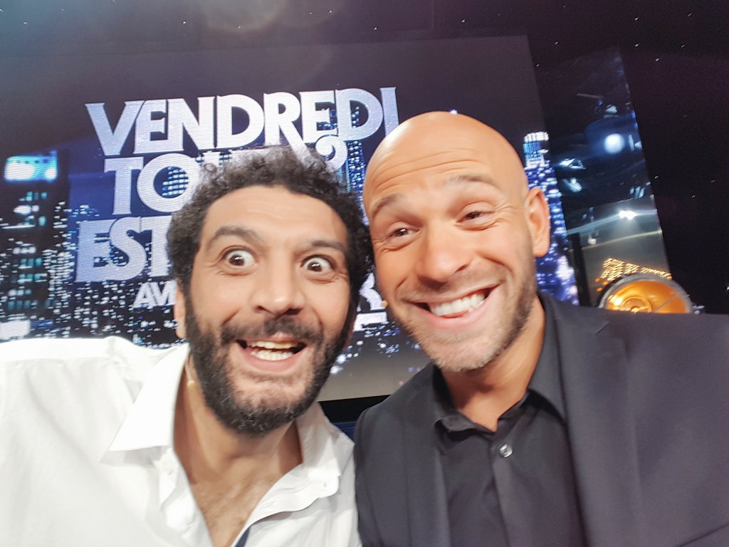 LauryThilleman's tweet photo. Et pendant #InTheDark les garçons m'ont piqué mon portable 📷 @FGastambide &amp; #Ramzy #VTEP https://t.co/3n7FEBWWo1