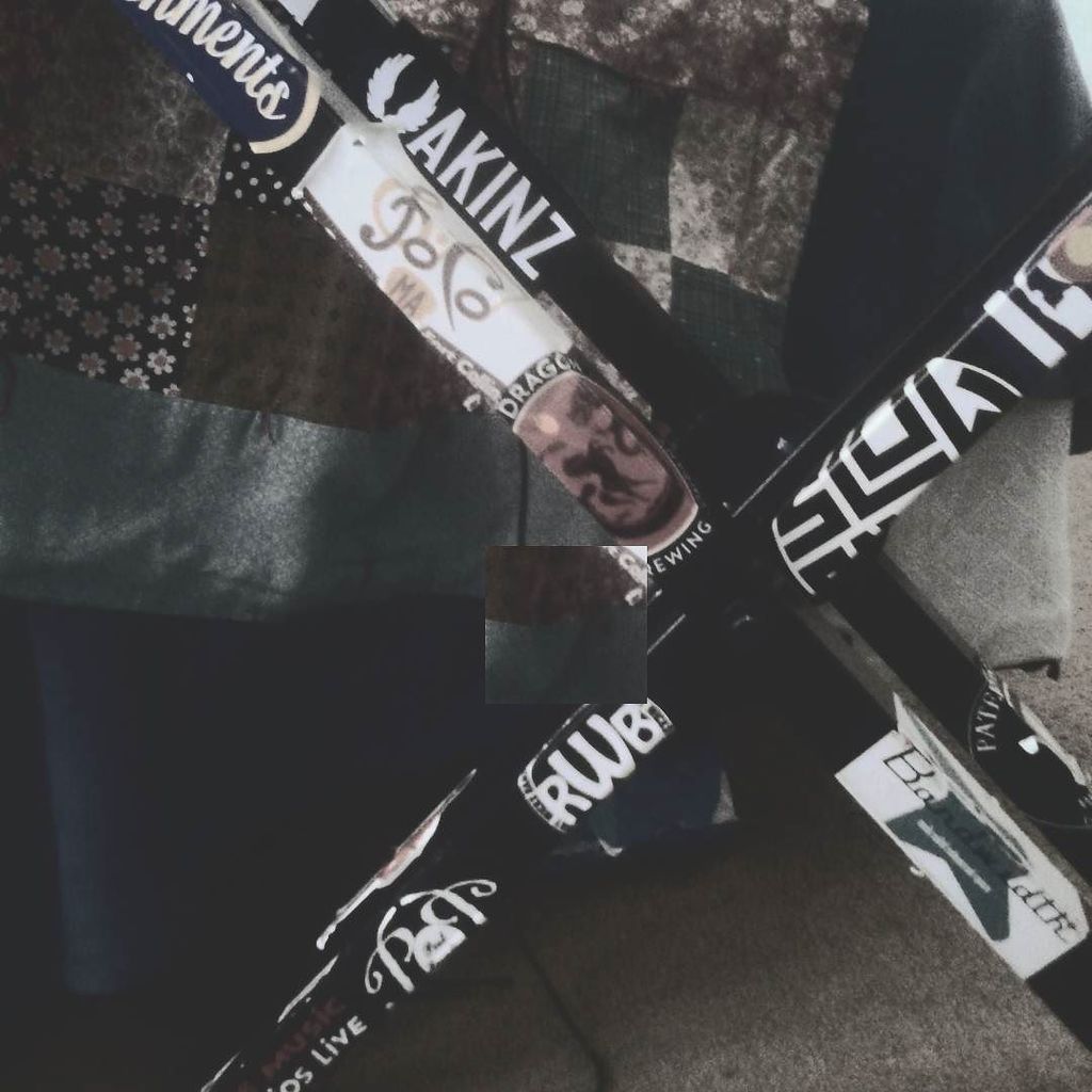 HeartMedBand's tweet photo. My newest addition to my keyboard stand, a sweet sticker from @akinzboardwear #needmorestickers #supportlocalbusin… https://t.co/a9aZw1bYQc